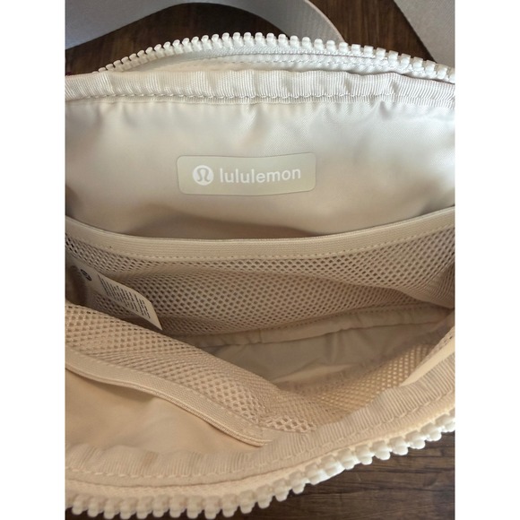 Lululemon Everywhere Belt Bag Ivory Off White Crossbody Fanny Pack Athleisure - Picture 5 of 11